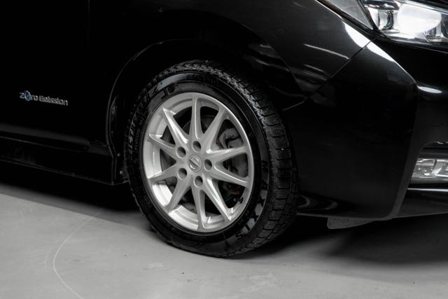 SJNFAAZE1U0003872 2018 NISSAN LEAF-4