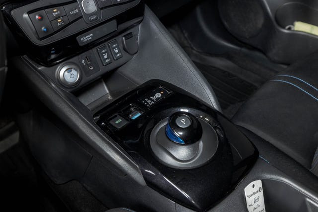 2018 NISSAN LEAF - 10