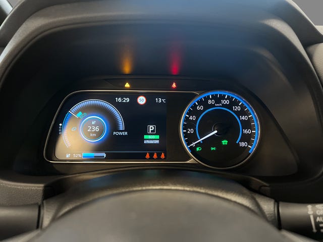 2021 NISSAN LEAF - 19