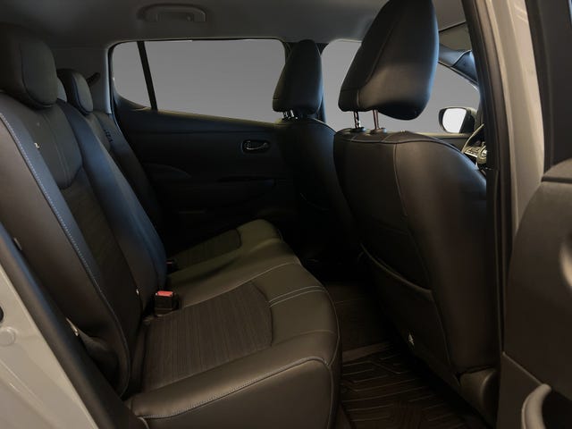 2021 NISSAN LEAF - 22