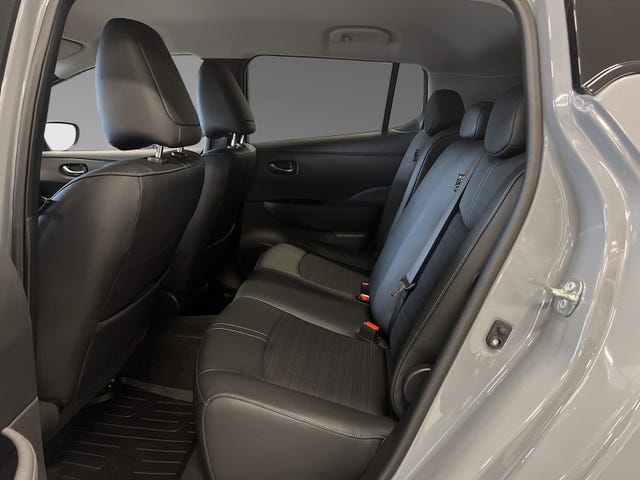 2021 NISSAN LEAF - 11