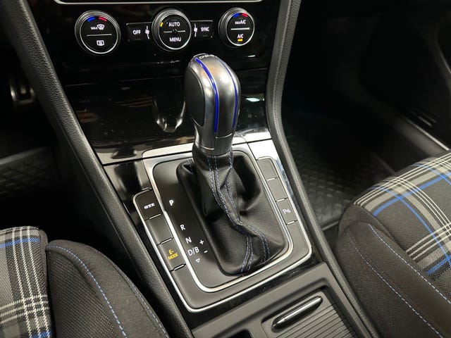 2019 VOLKSWAGEN GOLF - 20