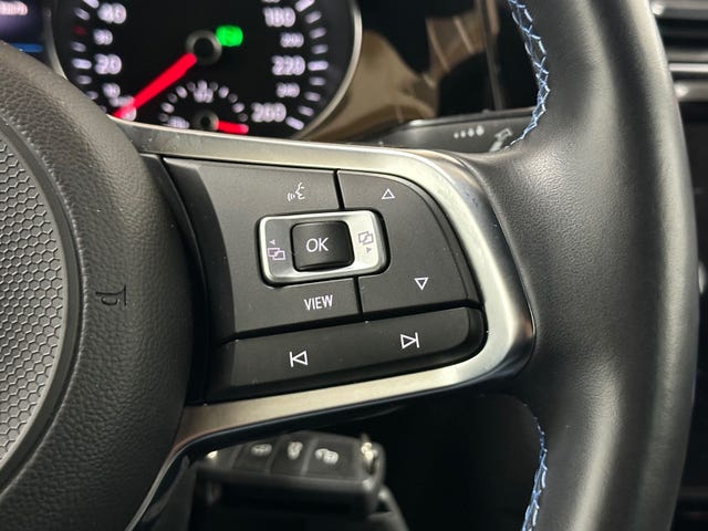 2019 VOLKSWAGEN GOLF - 11