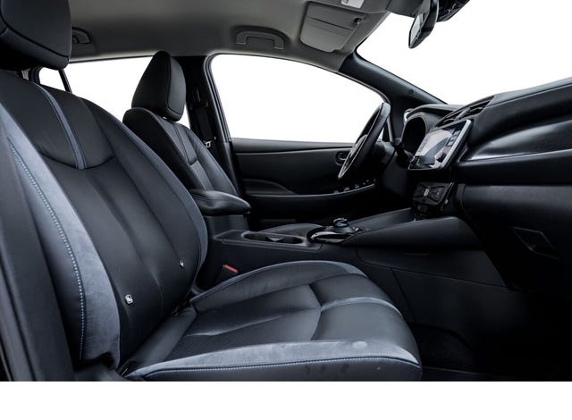2020 NISSAN LEAF - 24