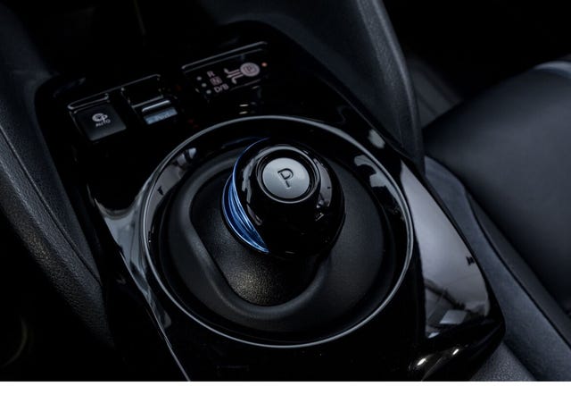 2020 NISSAN LEAF - 29