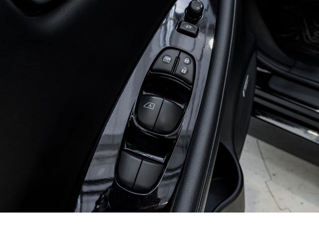 2020 NISSAN LEAF - 31