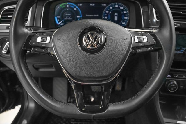2018 VOLKSWAGEN GOLF - 24