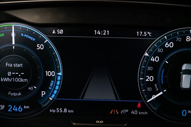 2018 VOLKSWAGEN GOLF - 28