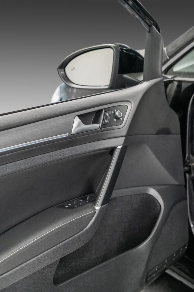 2018 VOLKSWAGEN GOLF - 23