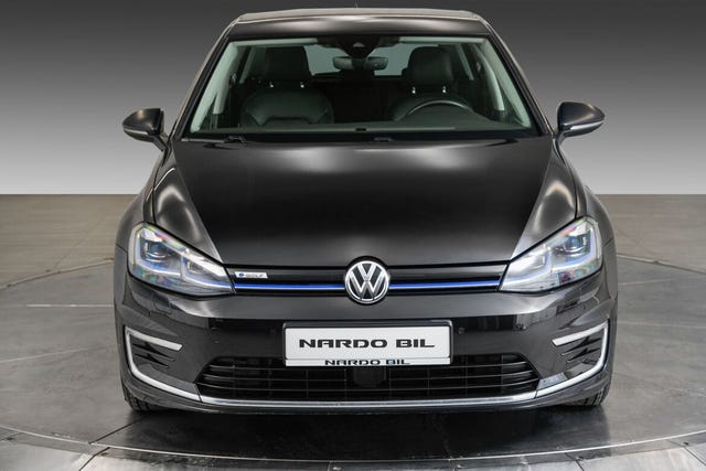 WVWZZZAUZJW901166 2018 VOLKSWAGEN GOLF-1