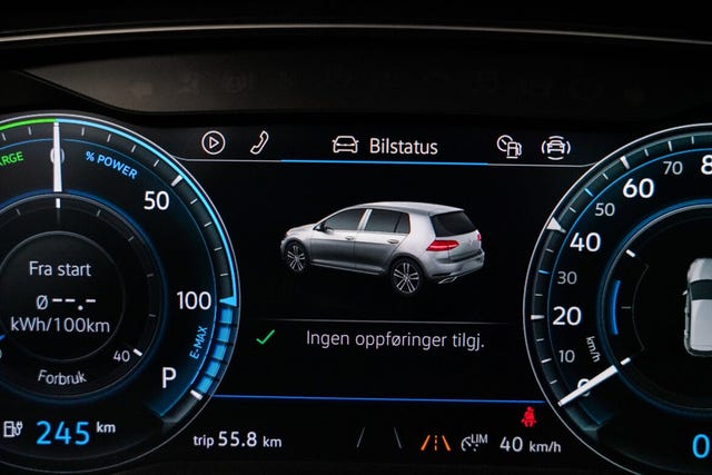 2018 VOLKSWAGEN GOLF - 33