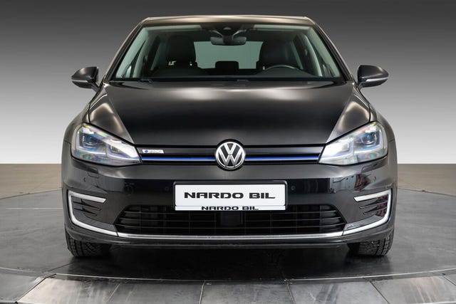 WVWZZZAUZJW901166 2018 VOLKSWAGEN GOLF-2