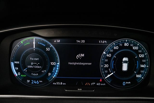 2018 VOLKSWAGEN GOLF - 27