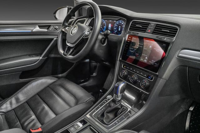 2018 VOLKSWAGEN GOLF - 50