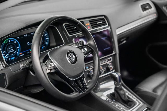 2018 VOLKSWAGEN GOLF - 19