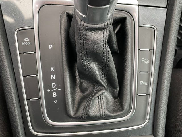 2018 VOLKSWAGEN GOLF - 18