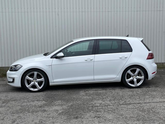 WVWZZZAUZJ8902654 2018 VOLKSWAGEN GOLF-4