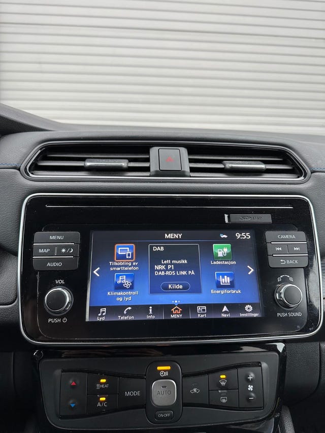 2018 NISSAN LEAF - 11