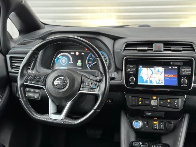 2018 NISSAN LEAF - 16