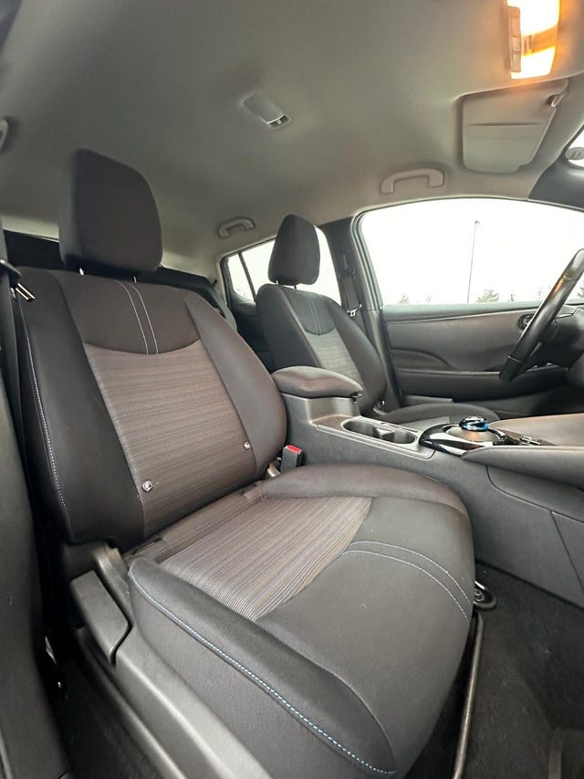 2018 NISSAN LEAF - 17