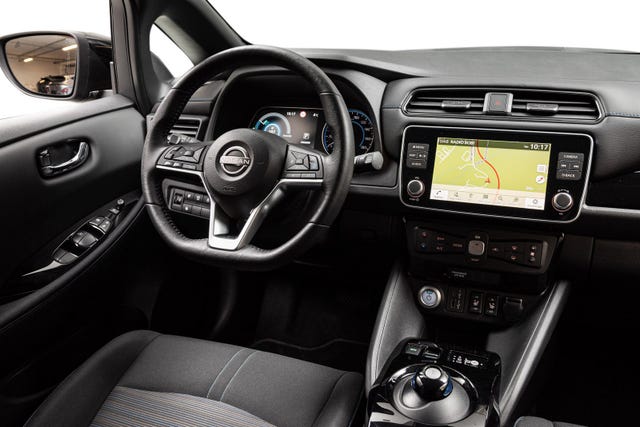 2022 NISSAN LEAF - 25