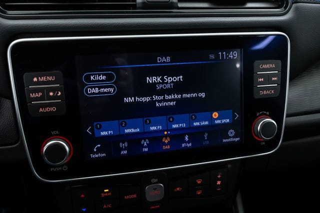 2020 NISSAN LEAF - 26