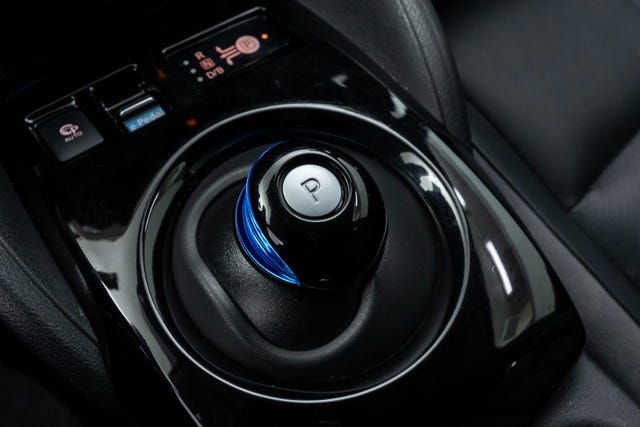 2020 NISSAN LEAF - 23