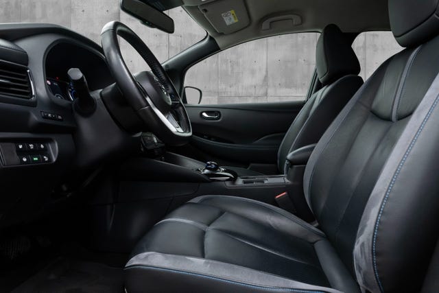 2020 NISSAN LEAF - 11
