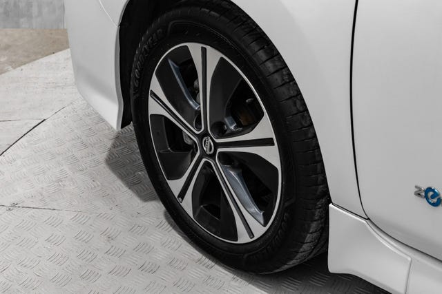 2020 NISSAN LEAF - 10