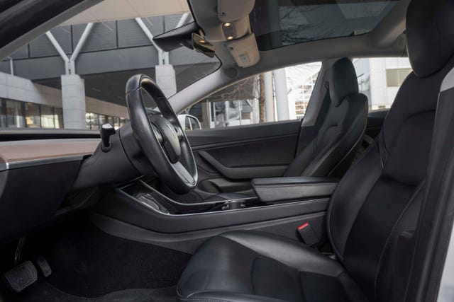 2019 TESLA MODEL 3 - 16