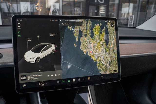 2019 TESLA MODEL 3 - 12