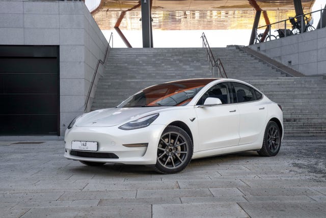 5YJ3E7EB3KF343391 2019 TESLA MODEL 3-1