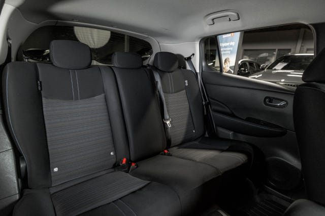 2021 NISSAN LEAF - 10
