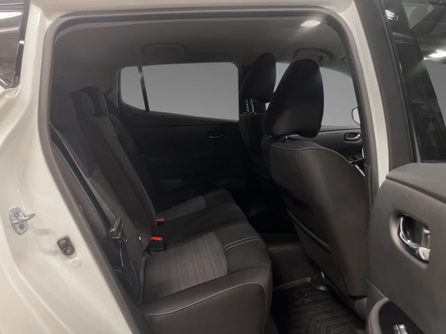2020 NISSAN LEAF - 23