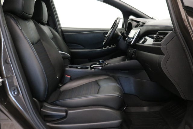 2021 NISSAN LEAF - 24