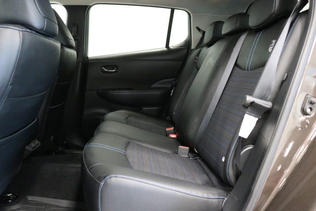 2021 NISSAN LEAF - 17