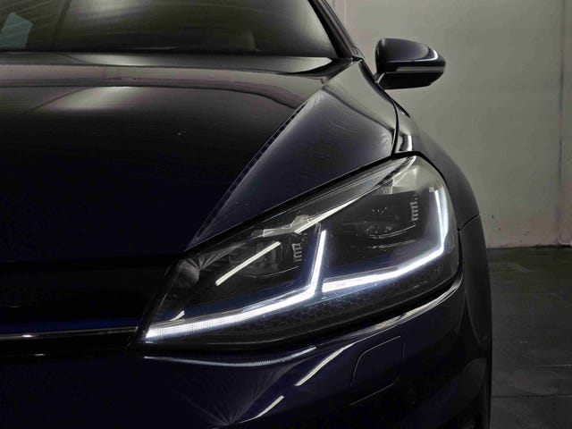 WVWZZZAUZJW907060 2018 VOLKSWAGEN GOLF-2