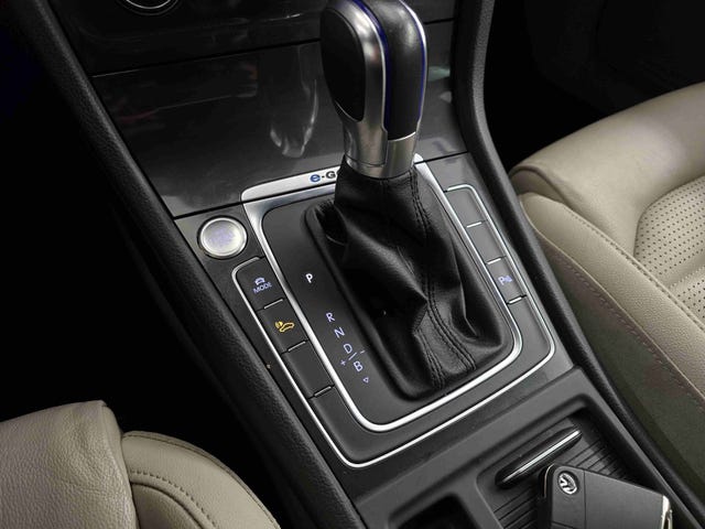 2018 VOLKSWAGEN GOLF - 23
