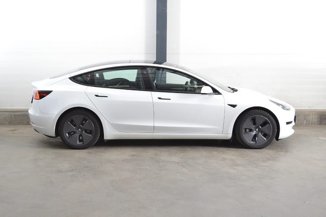 LRW3E7FA5MC336865 2021 TESLA MODEL 3-2