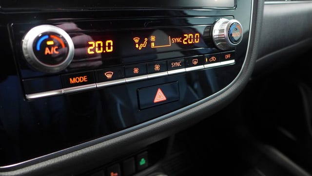 2020 MITSUBISHI OUTLANDER - 24