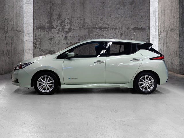 SJNFAAZE1U0011684 2018 NISSAN LEAF-2