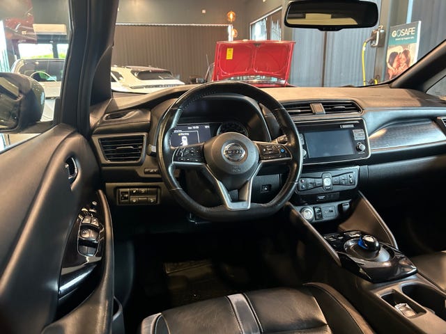 2018 NISSAN LEAF - 13