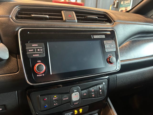 2018 NISSAN LEAF - 27