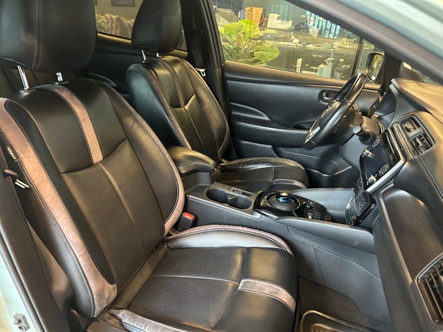 2018 NISSAN LEAF - 35