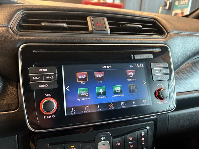 2018 NISSAN LEAF - 23