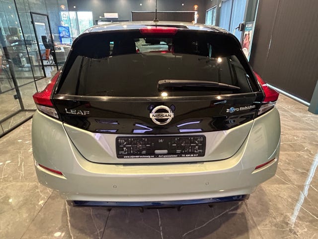 2018 NISSAN LEAF - 40