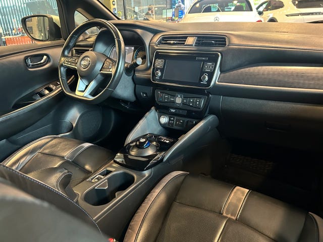 2018 NISSAN LEAF - 36
