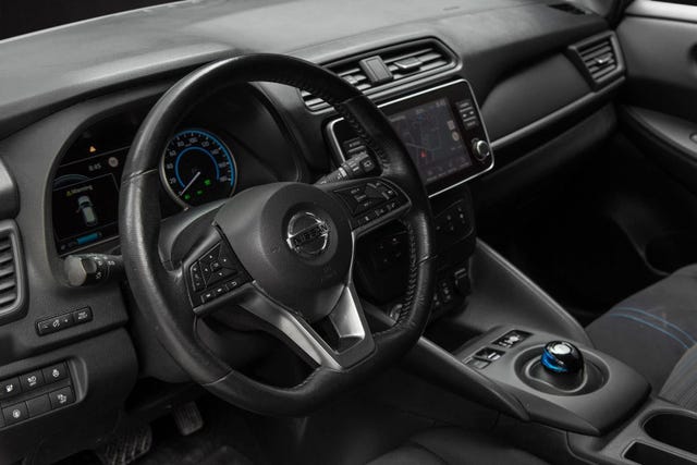 2021 NISSAN LEAF - 24