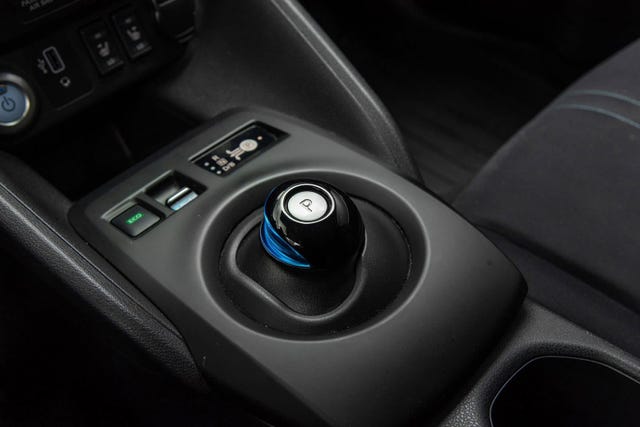 2021 NISSAN LEAF - 23
