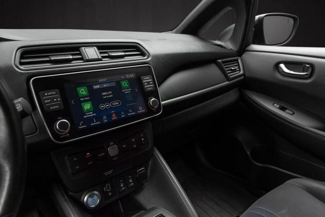 2021 NISSAN LEAF - 18